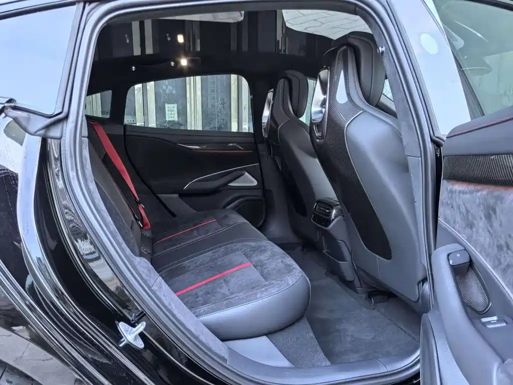 XIAOMI CAR XIAOMI SU7 ULTRA