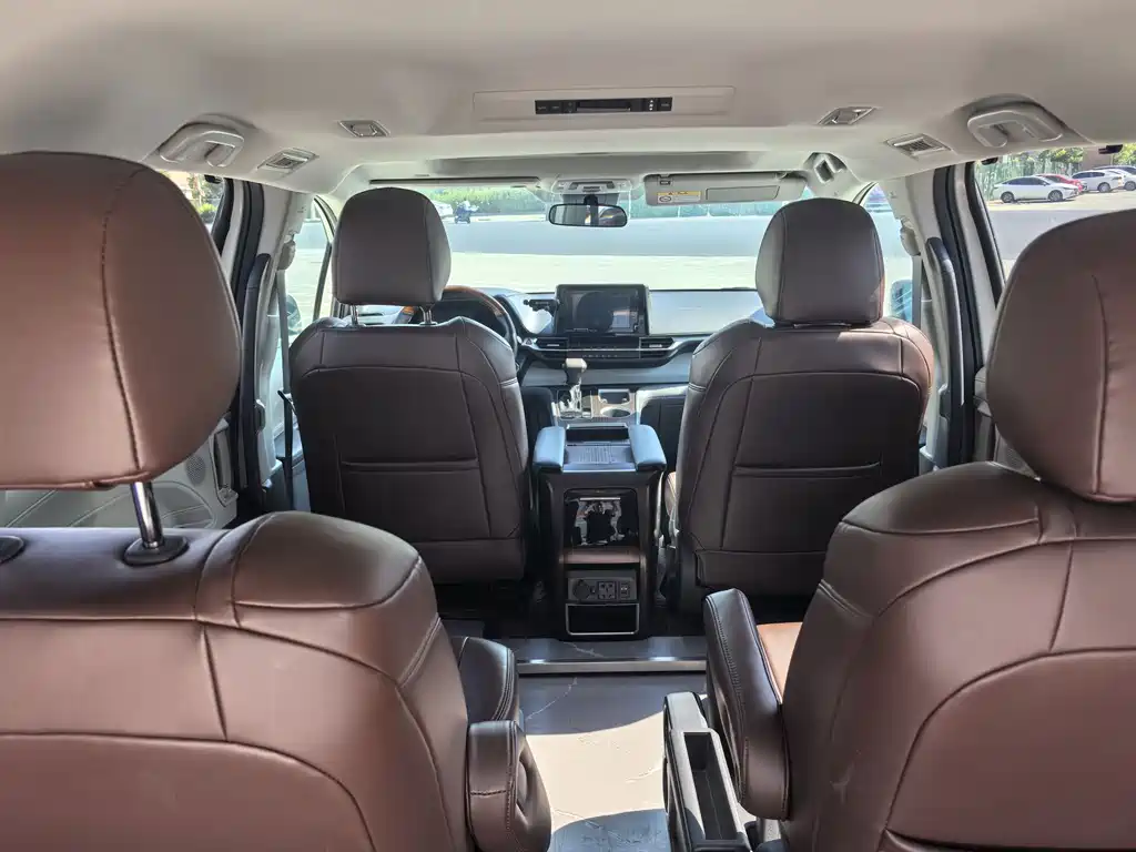 Toyota Sienna — миниатюра 6