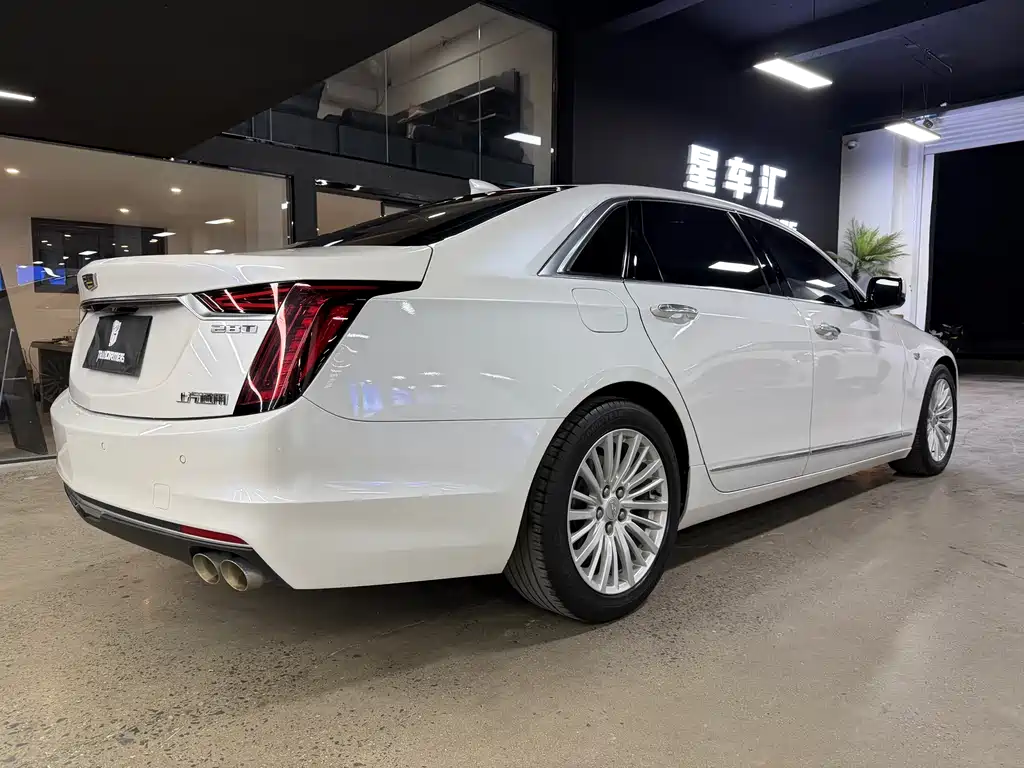 CADILLAC CT6