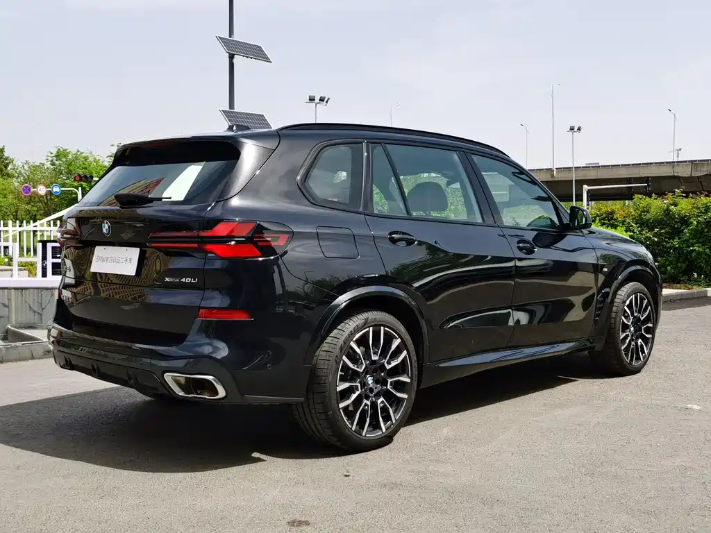 BMW X5 2025 xDrive 40Li M Sport