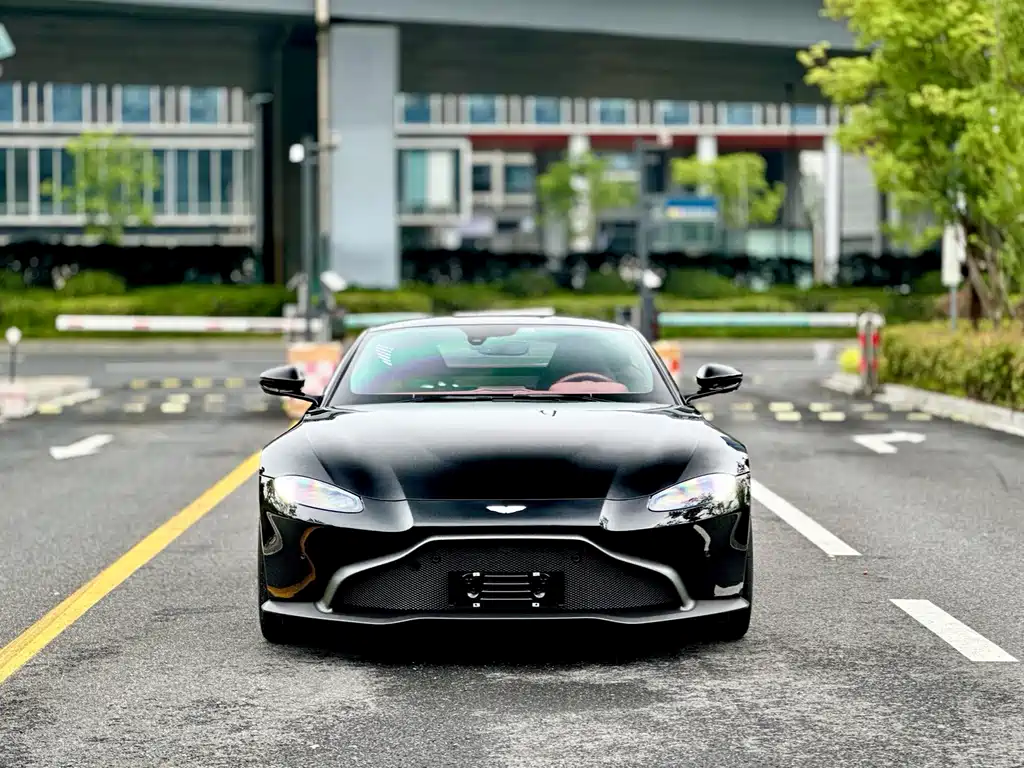 Aston Martin V8 Vantage — миниатюра 3