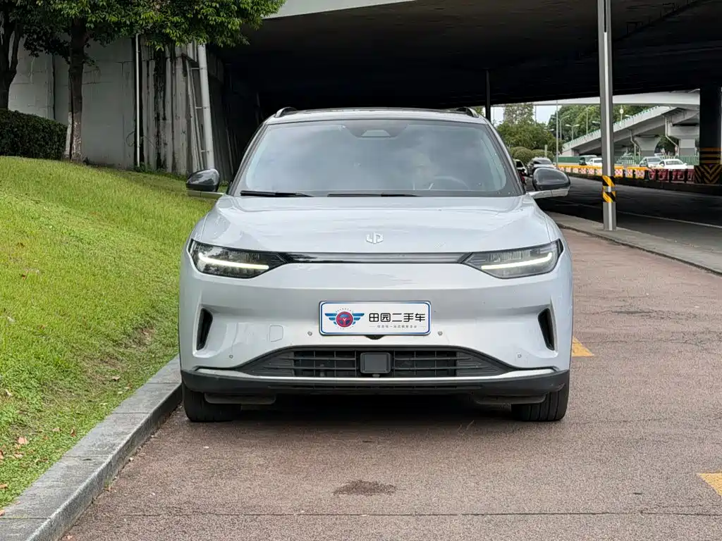 Leapmotor Leapmotor C11 — миниатюра 2