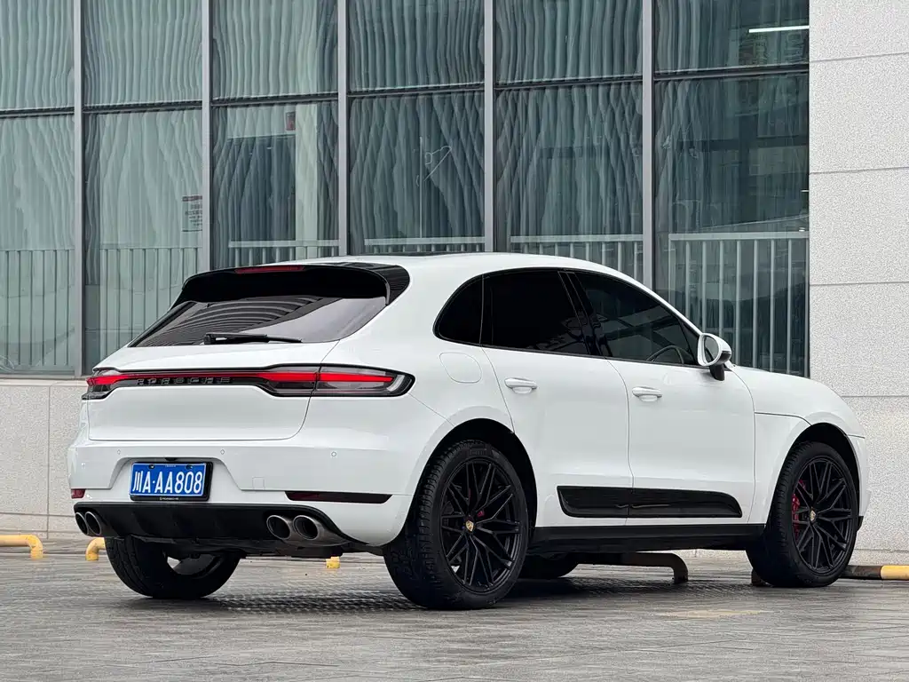 Porsche Macan — миниатюра 6