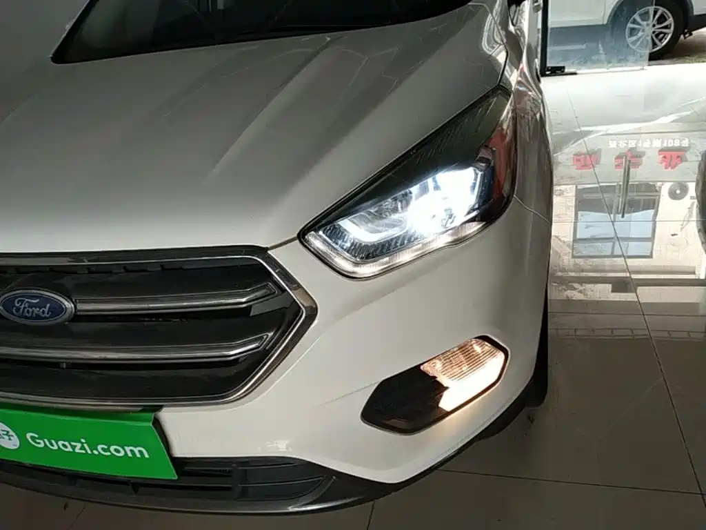 Ford Kuga — миниатюра 24