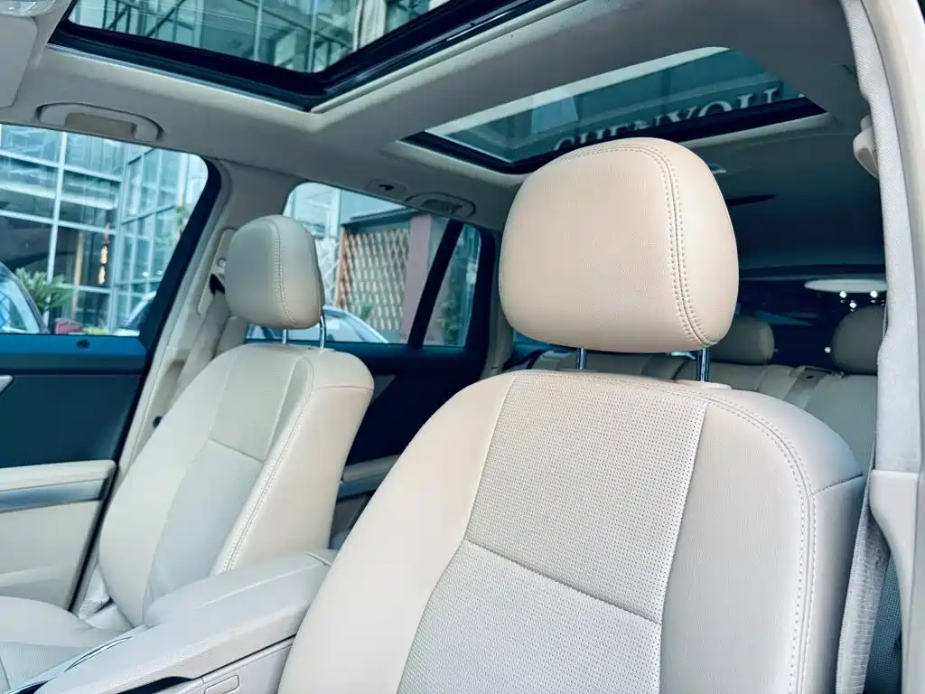 Mercedes-Benz GLK-Class (Import) — миниатюра 9