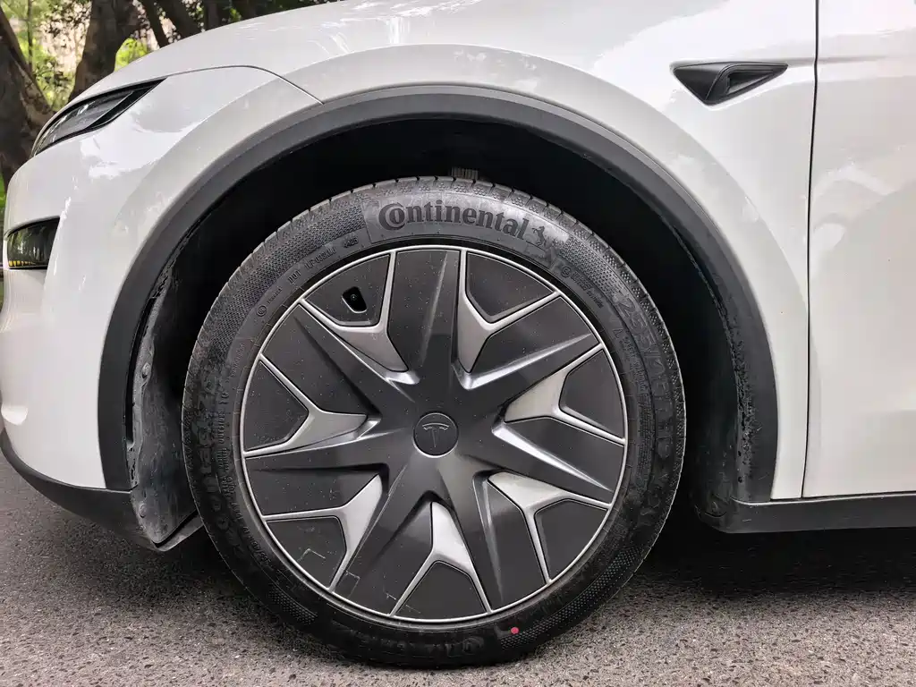 Tesla Model Y L — миниатюра 16