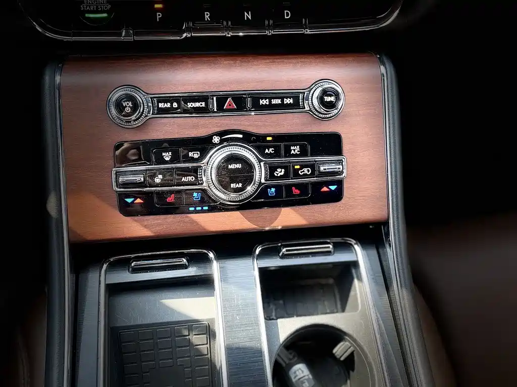 Lincoln Aviator — миниатюра 14