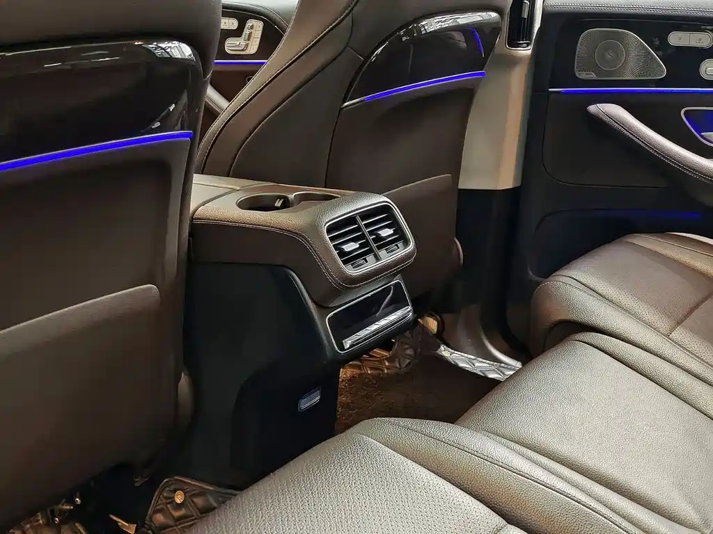 Mercedes-Benz GLS — миниатюра 9