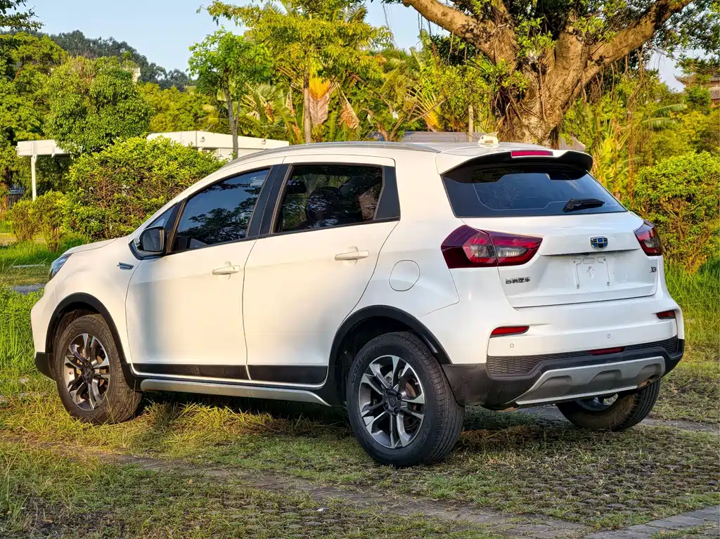 Geely Vision X3 — миниатюра 5