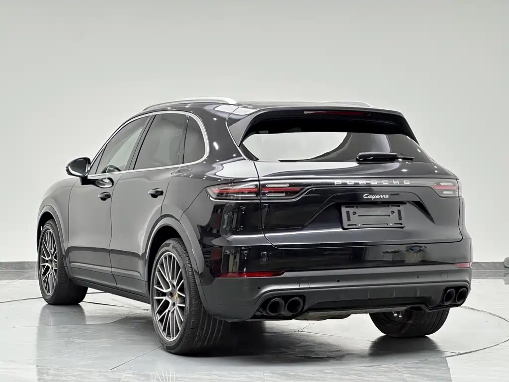 Porsche Cayenne — миниатюра 6