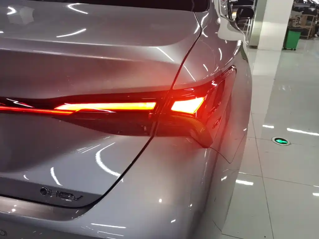 Toyota Avalon — миниатюра 8