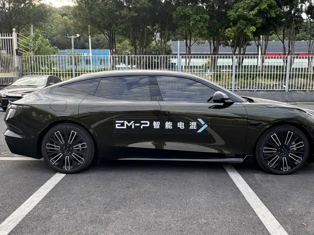 Lynk & Co 10 — миниатюра 7