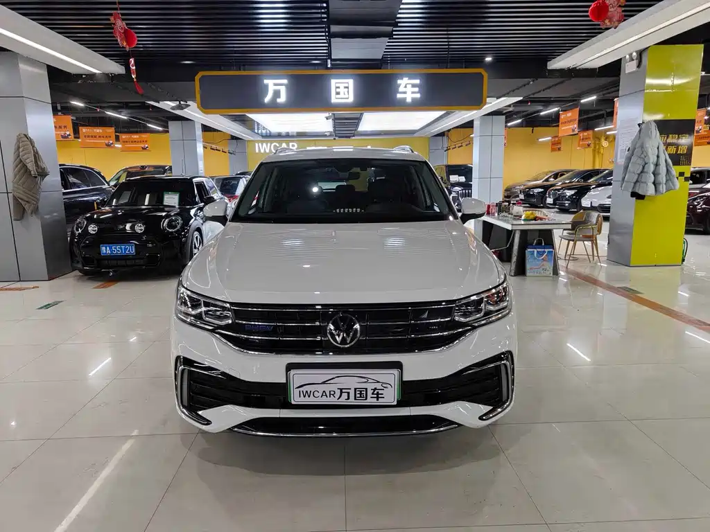 Volkswagen Tiguan L PHEV — миниатюра 2