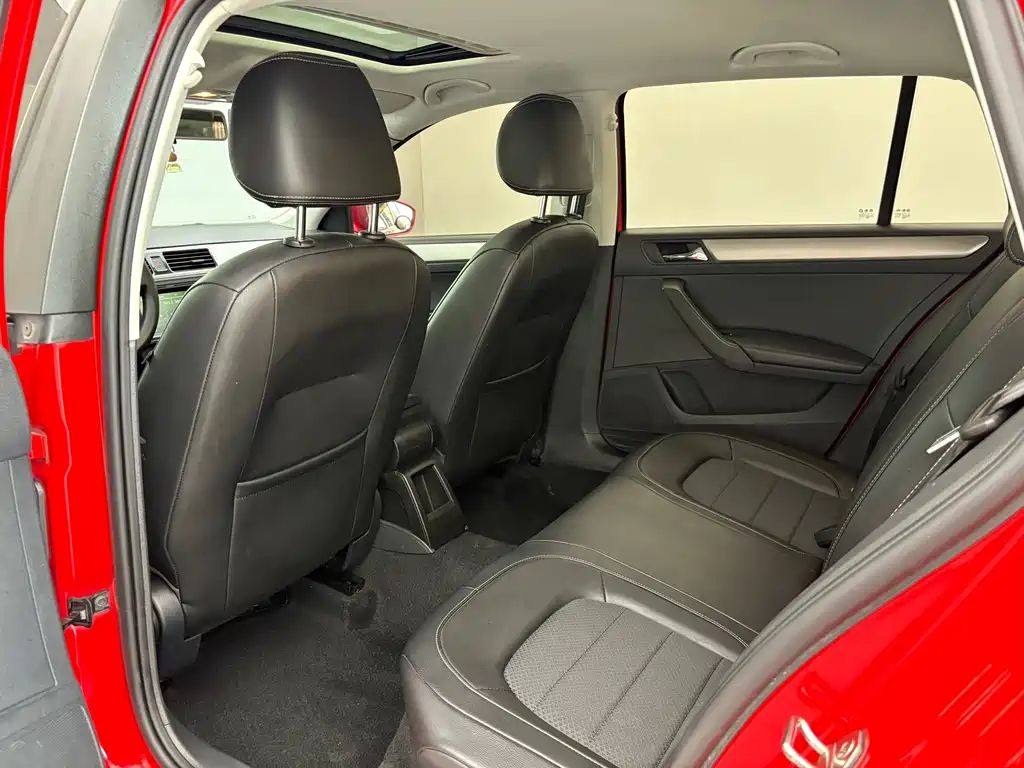 Skoda Rapid Spaceback — миниатюра 9