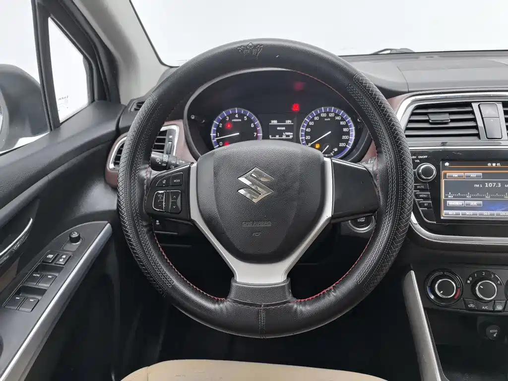 Suzuki Vitara — миниатюра 11