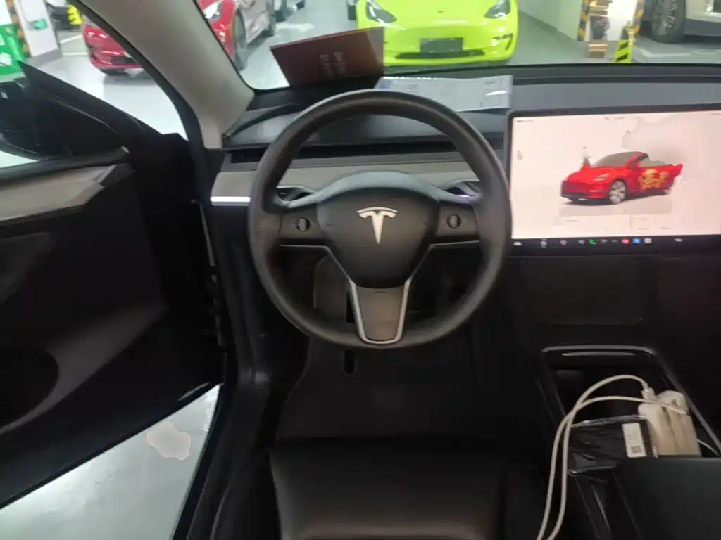 Tesla Model Y — фотографии объявления, Фото 11