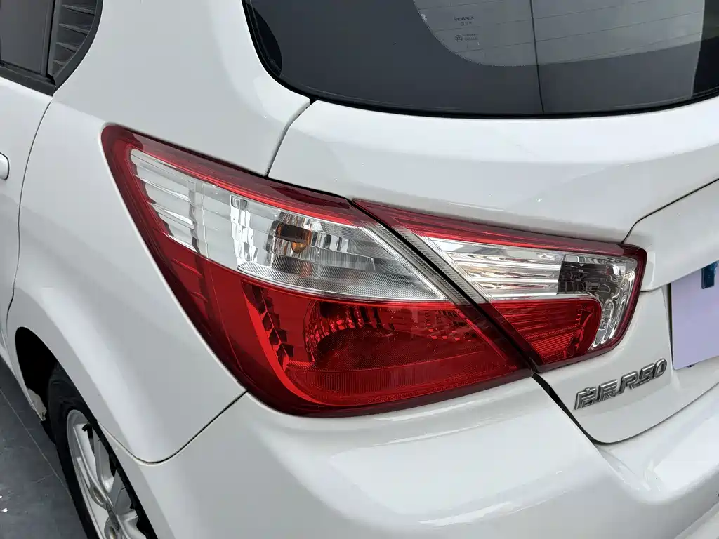Venucia R50 — миниатюра 6