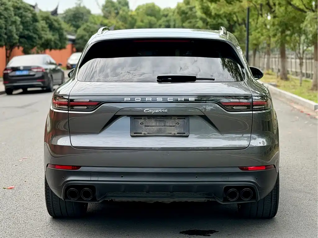 Porsche Cayenne — миниатюра 5