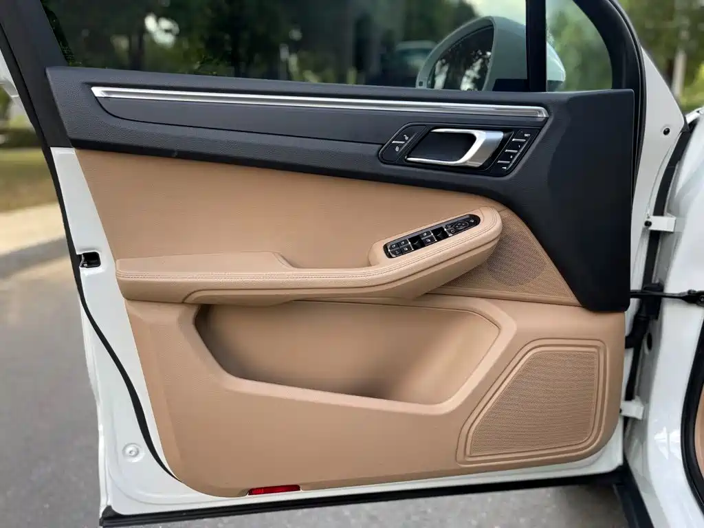 Porsche Macan — миниатюра 12