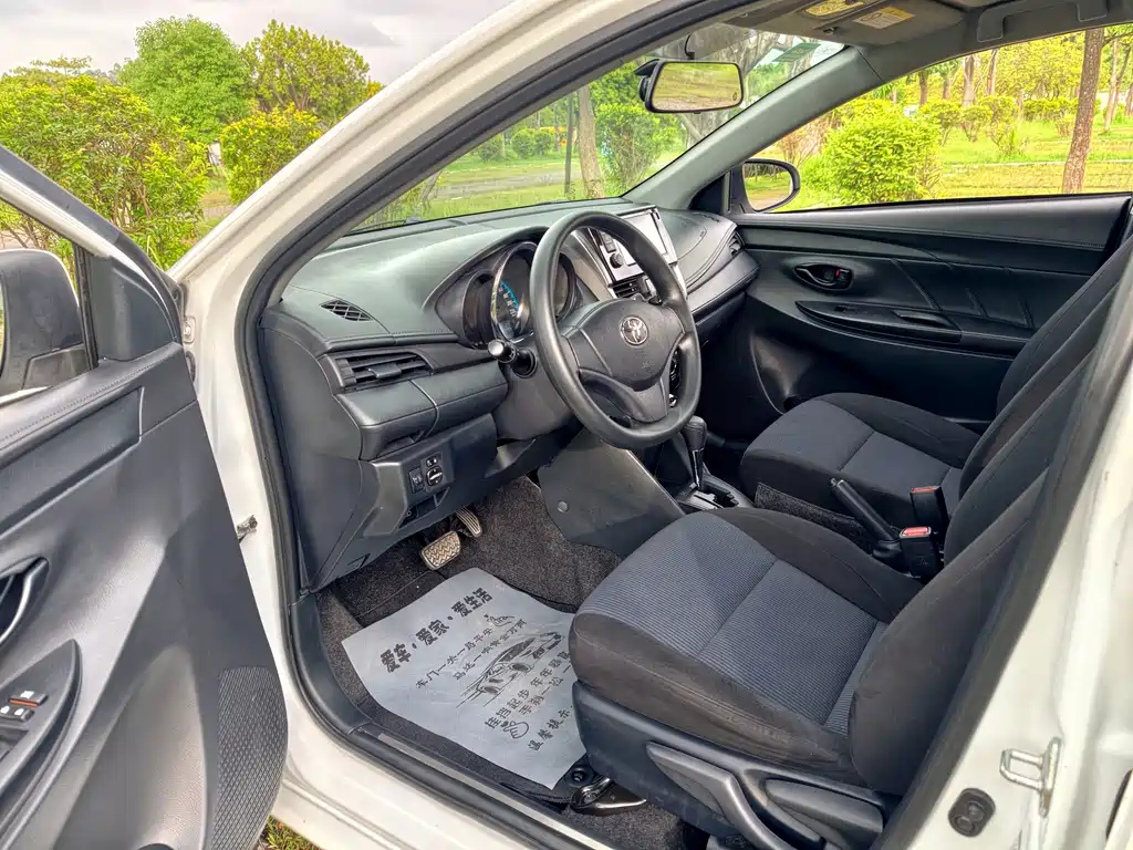 Toyota Yaris L — миниатюра 14