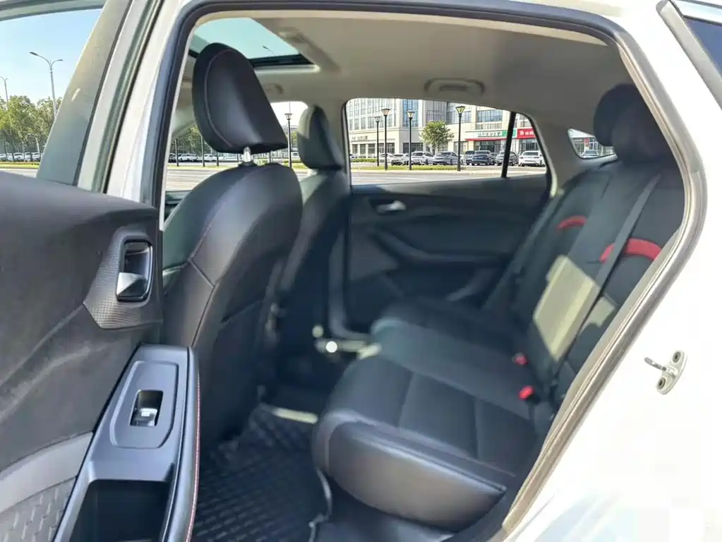 MG MG5 — миниатюра 8