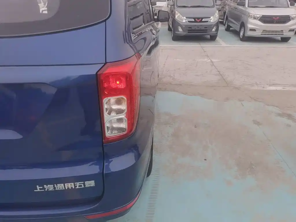 Wuling Hongguang — миниатюра 8