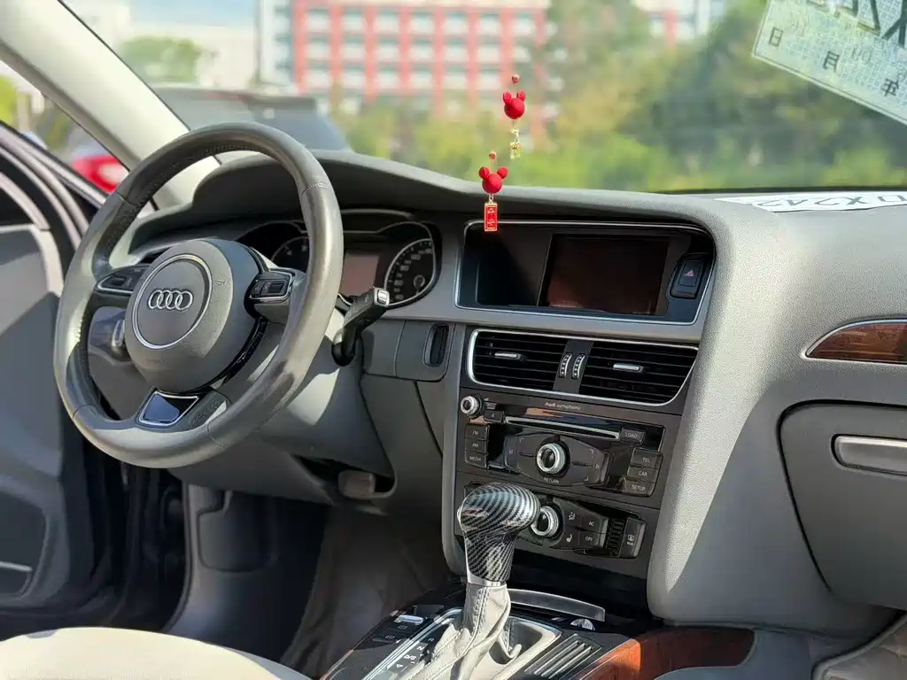 Audi A4L — миниатюра 7