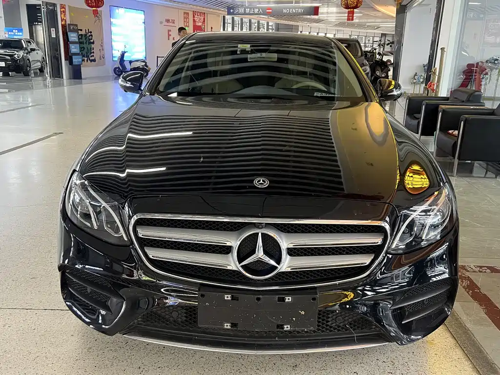 Mercedes-Benz E-Class — миниатюра 2