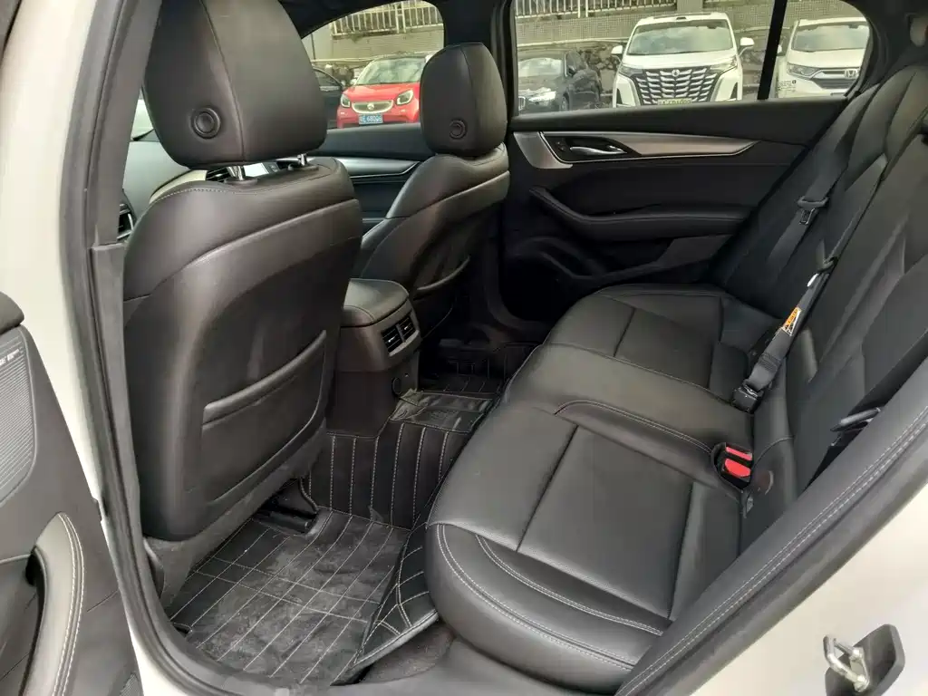 Cadillac CT5 — миниатюра 13