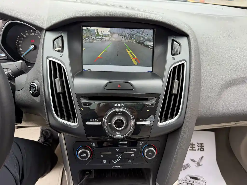 Ford Focus — миниатюра 10