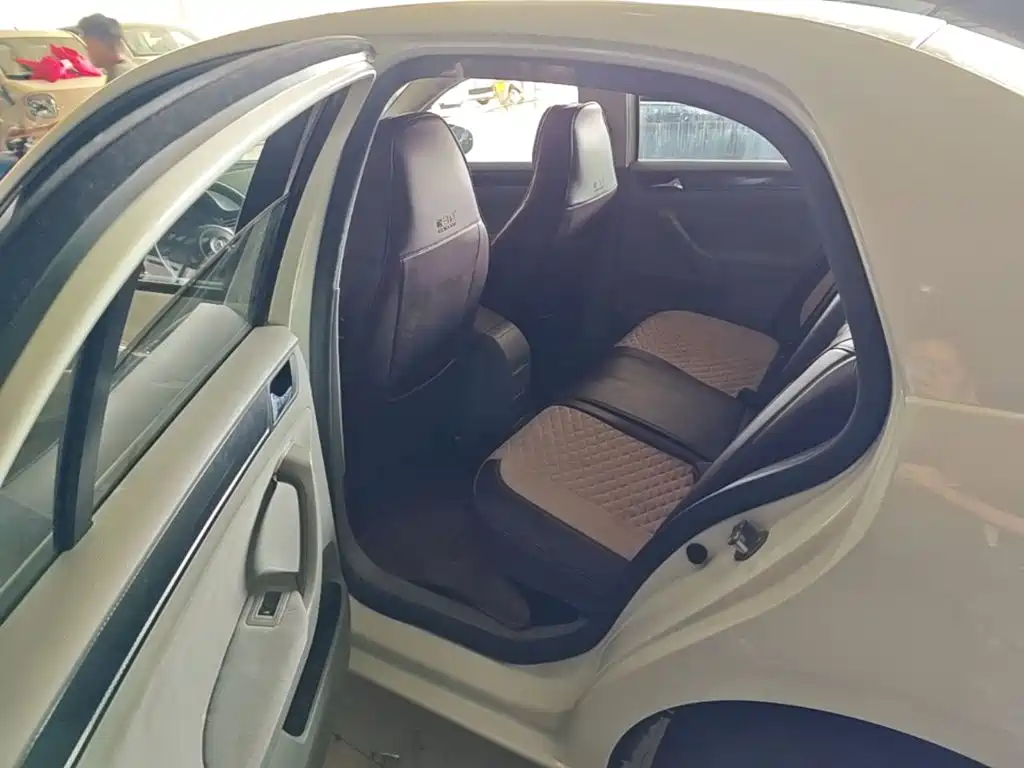 Volkswagen Bora — миниатюра 13