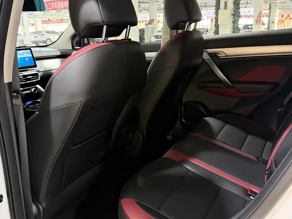 Geely Binyue — миниатюра 6