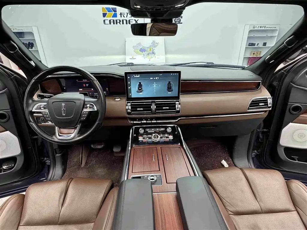 Lincoln Navigator — миниатюра 12