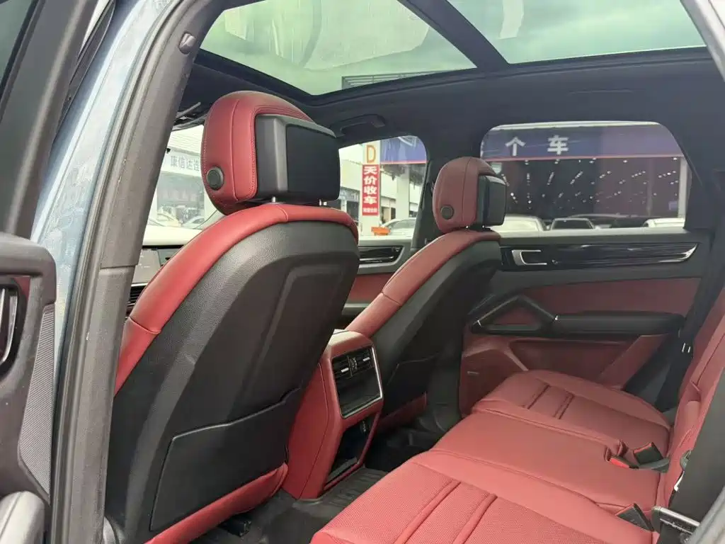 Porsche Cayenne — миниатюра 6