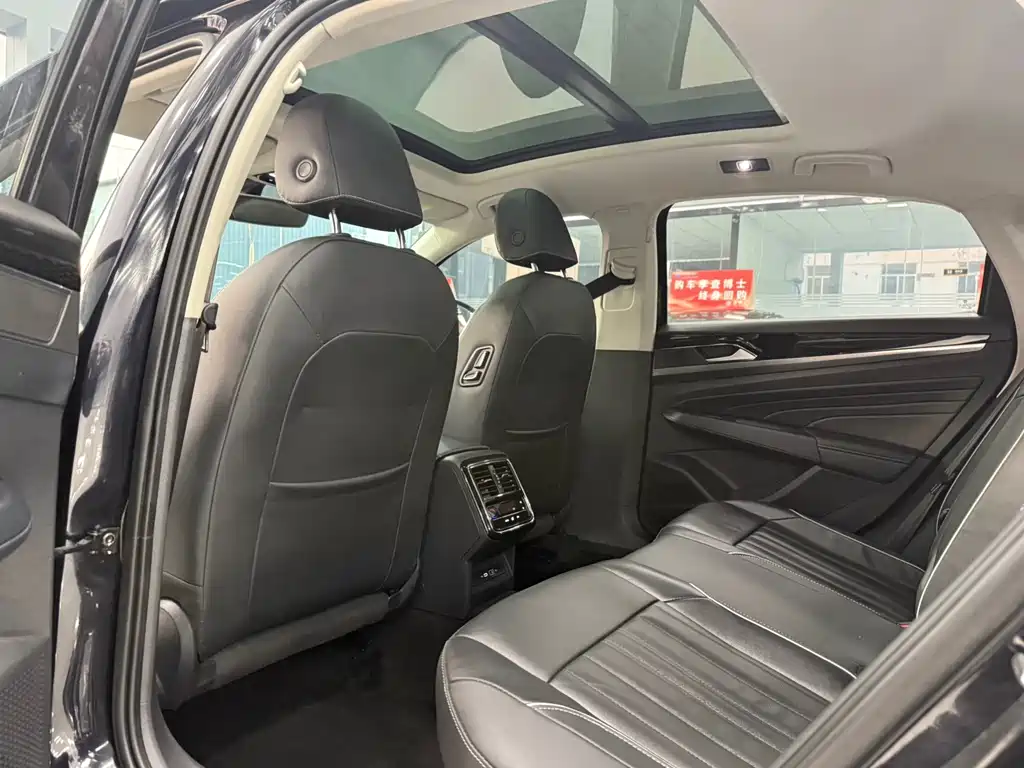 Volkswagen Passat 2022 330TSI Elite