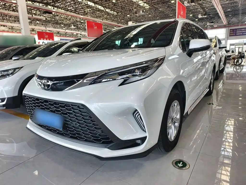 Toyota Granvia — миниатюра 2