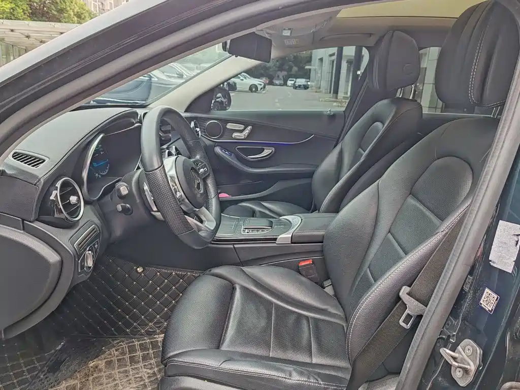 Mercedes-Benz C-Class — миниатюра 12
