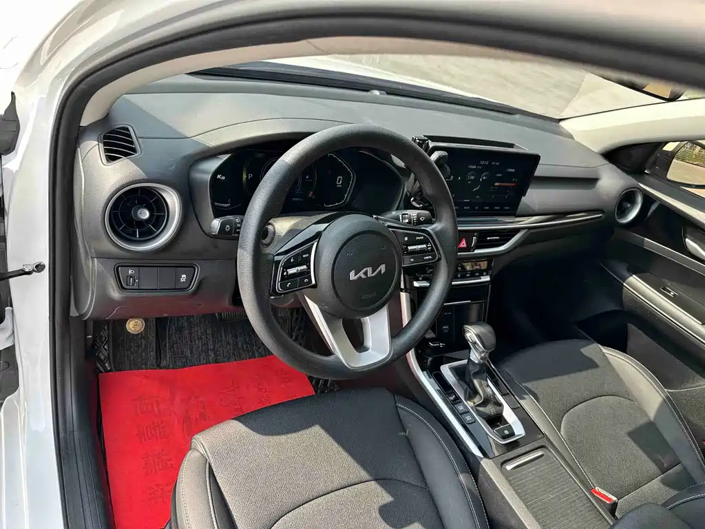 Kia K3 — миниатюра 12
