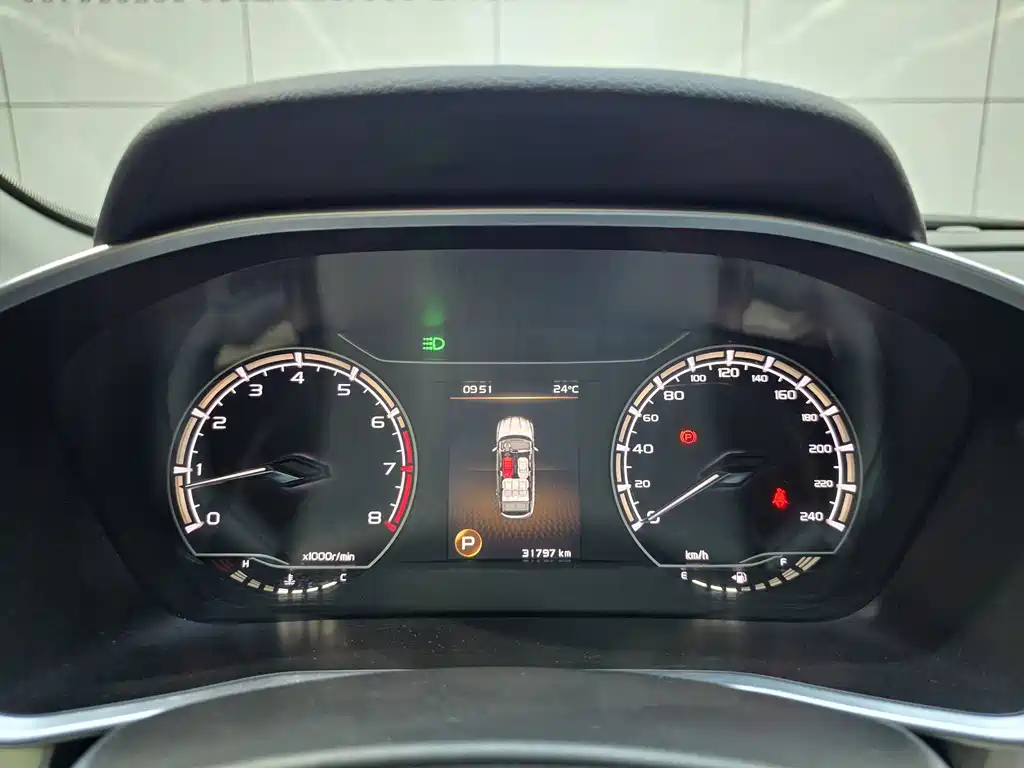 Geely Binyue — миниатюра 14