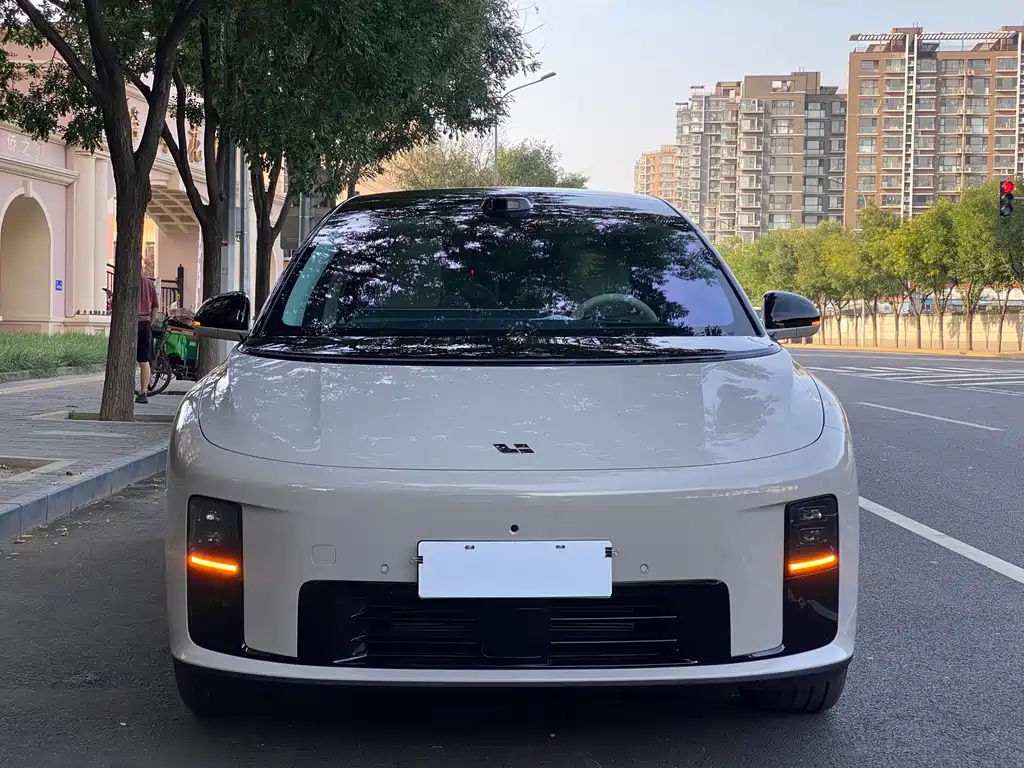 Li Auto Li i8 — миниатюра 2
