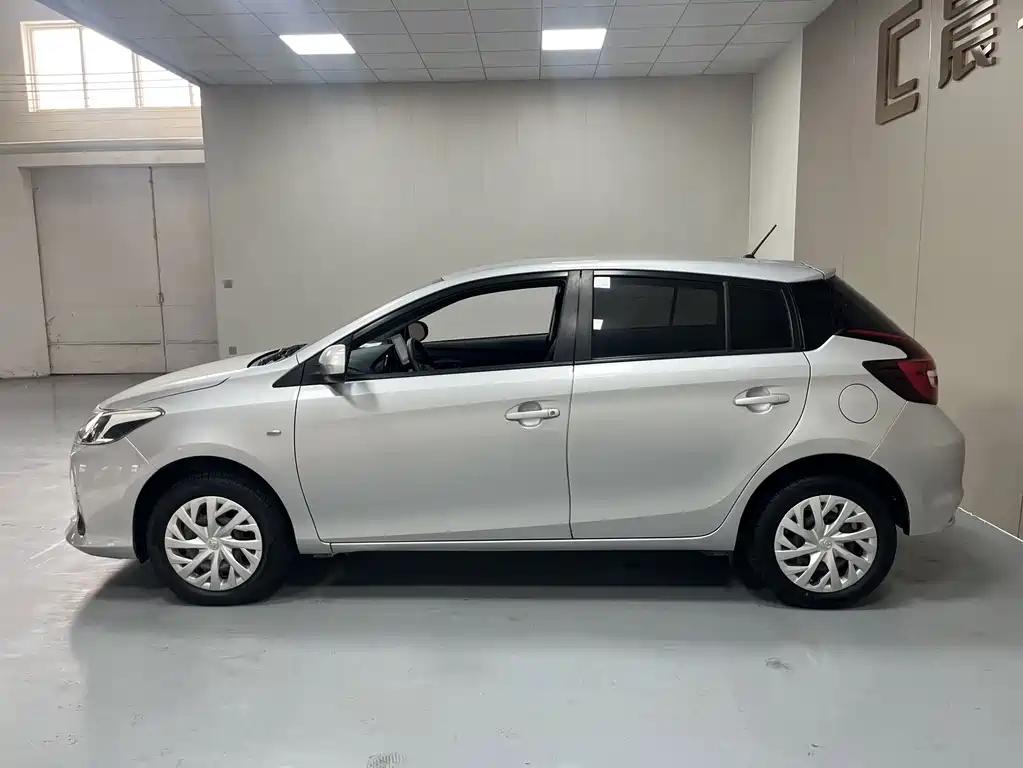 Toyota Vios FS — миниатюра 8