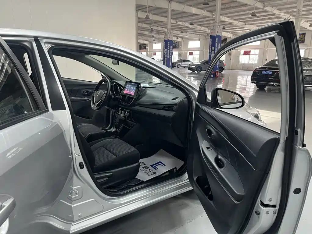 Toyota Vios FS — миниатюра 13