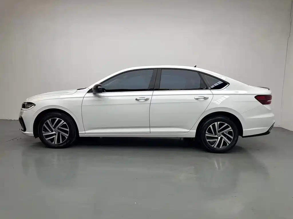 Volkswagen Lavida — миниатюра 3