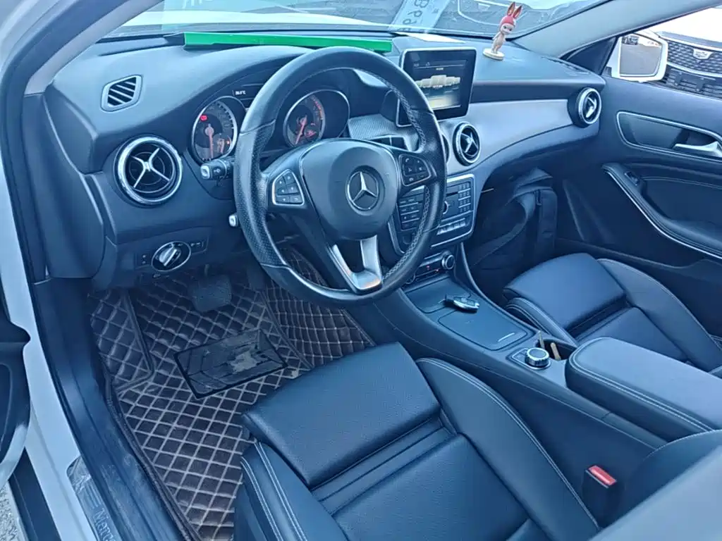 Mercedes-Benz GLA — миниатюра 10