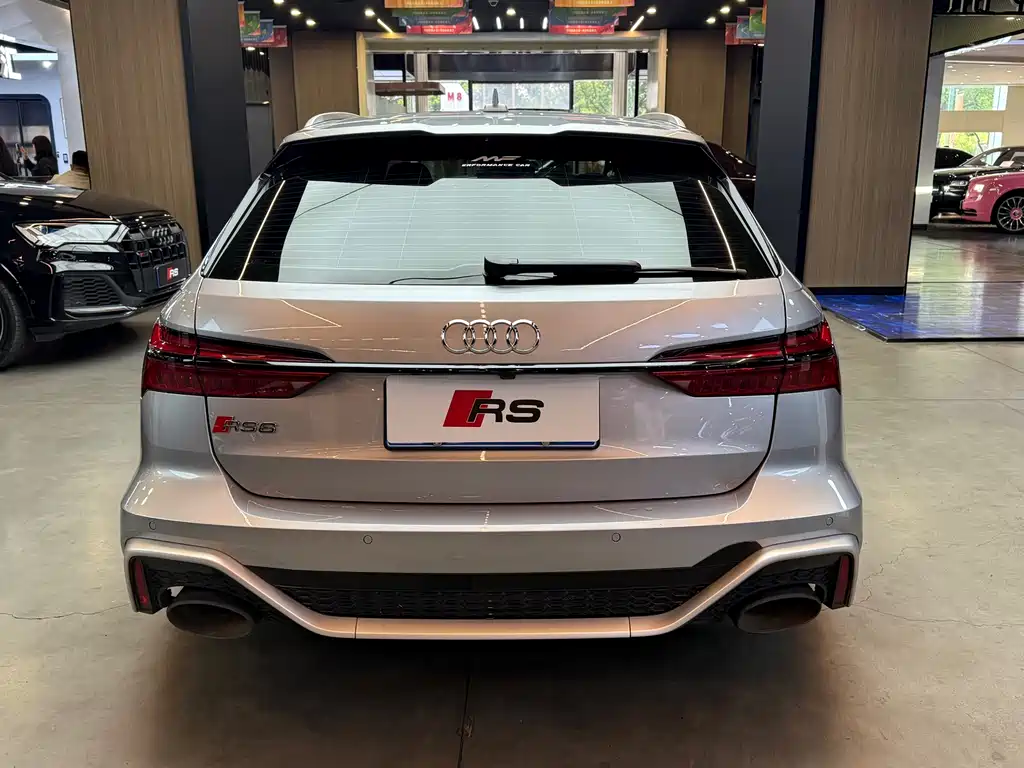 AUDI  RS 6