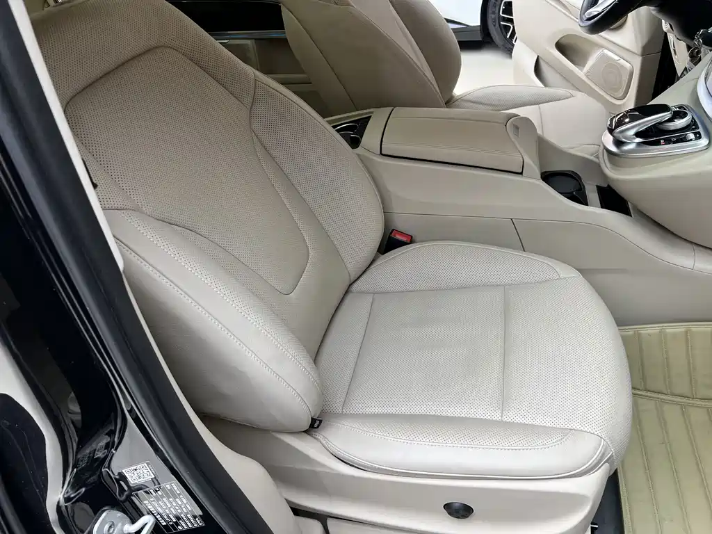 Mercedes-Benz V-Class — миниатюра 12
