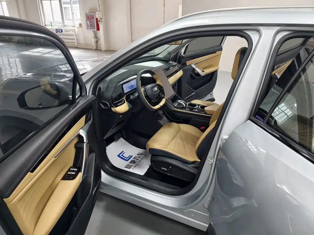 Geely Boyue L — миниатюра 11