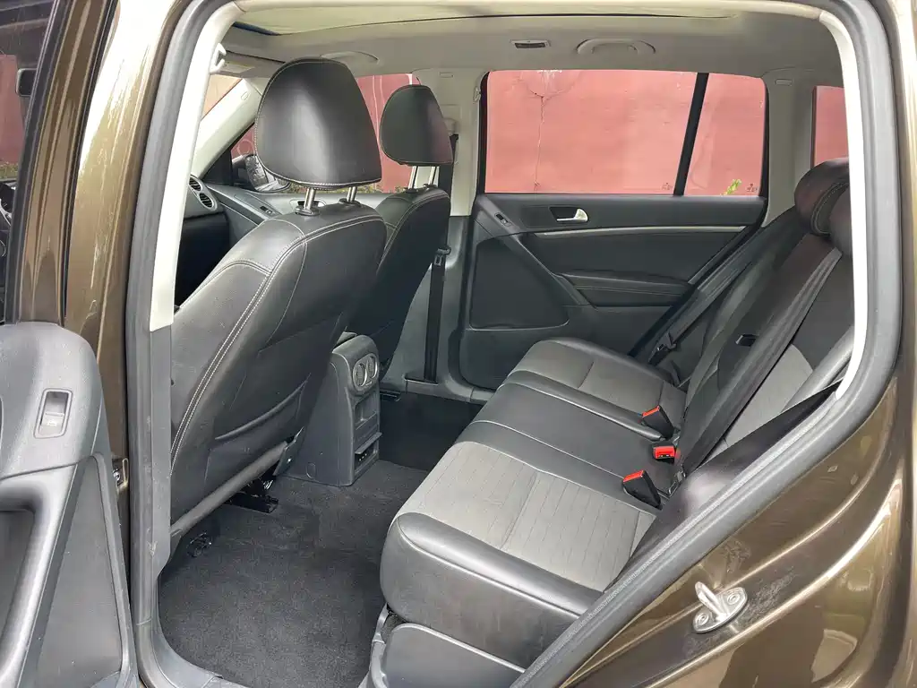 Volkswagen Tiguan 2016 300TSI AT