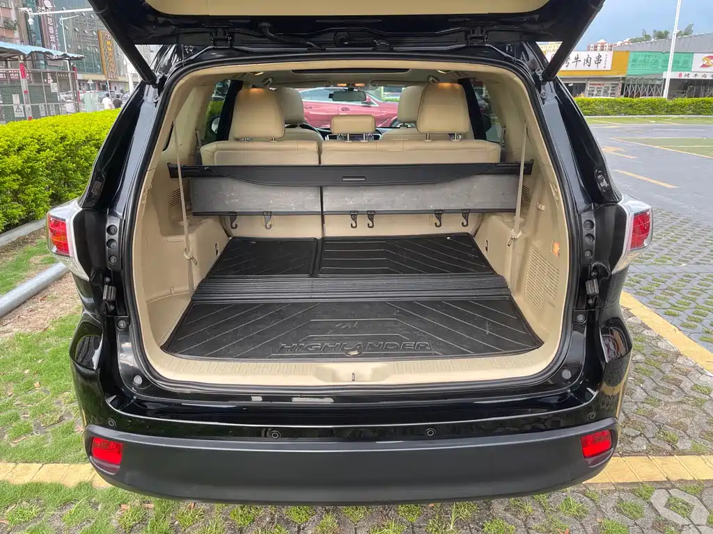 Toyota Highlander — миниатюра 9
