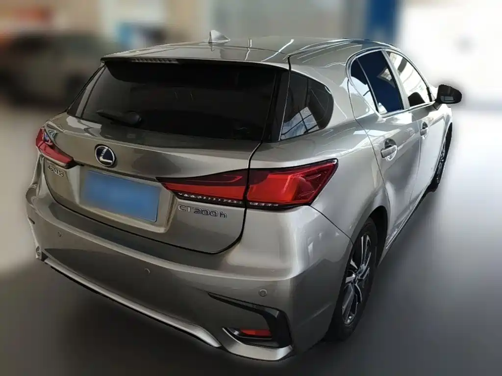 Lexus CT — миниатюра 10